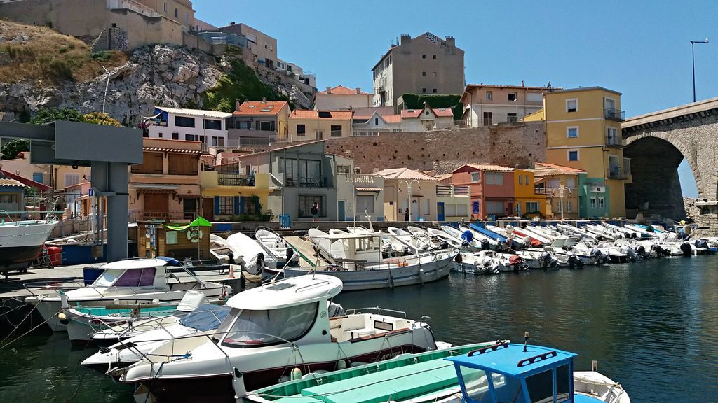 Vallon des Auffes tiny fishing village in Marseille– Overland Travel France