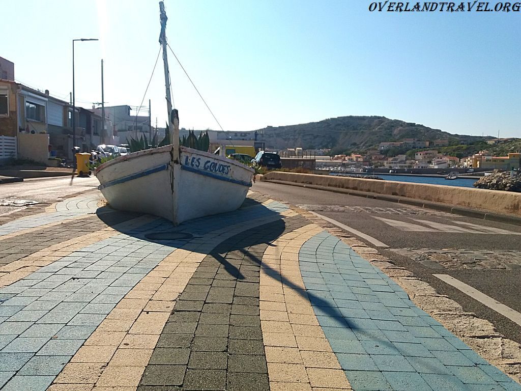 Les Goudes is located at the eastern end of Marseille just before the Calanque. Les Goudes is located at the eastern end of Marseille just before the Calanque.