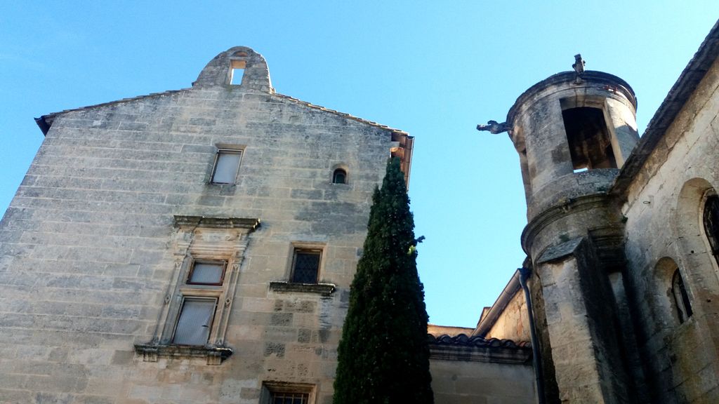 Les Baux-de-Provence is a French commune, department of Bouches-du-Rhône in Provence-Alpes-Côte d’Azur.