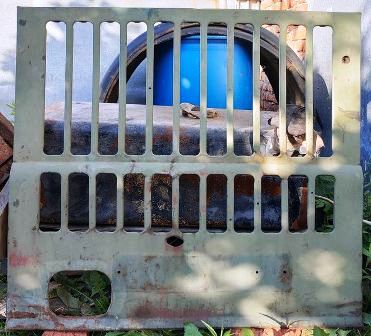 Решетка капота